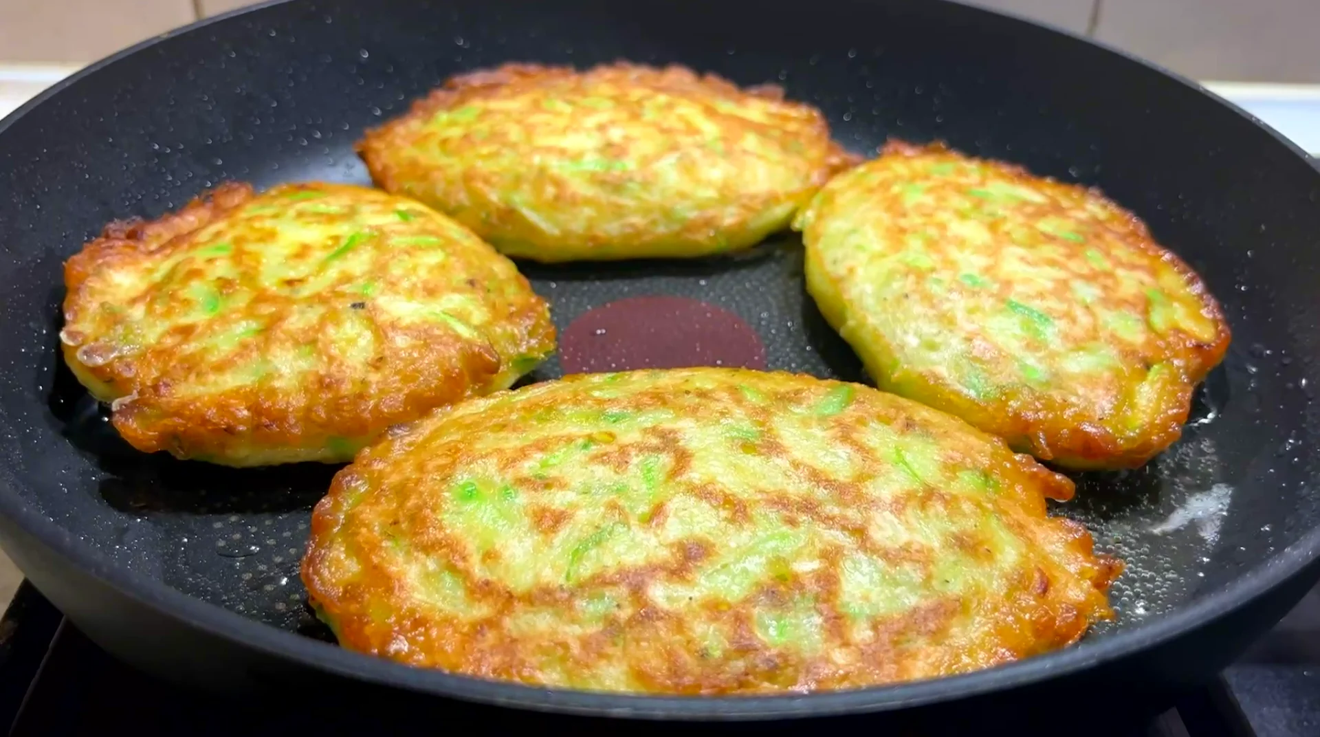 Блины из кабачков на кефире — нежные и вкусные! Простой рецепт Блины из кабачков на кефире — нежные и вкусные! Простой рецепт