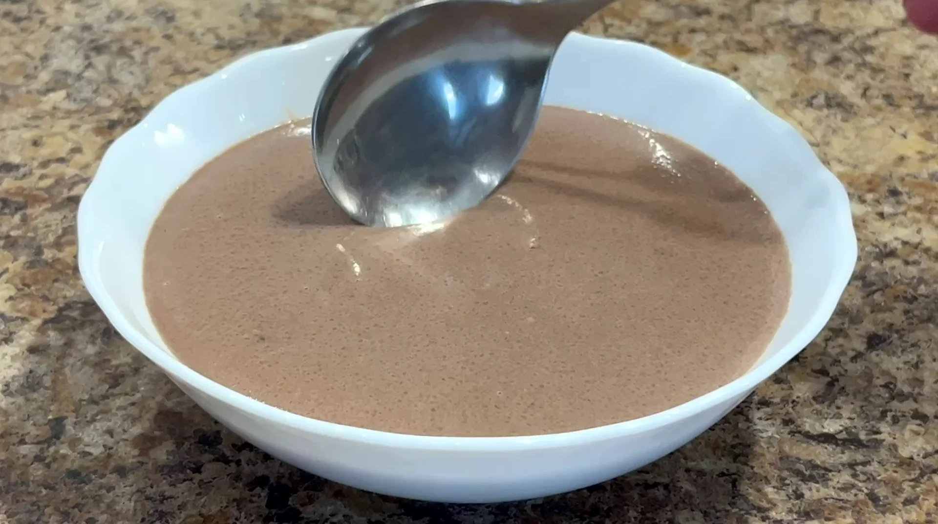 Шоколадная манная каша – быстрый и вкусный завтрак! Шоколадная манная каша – быстрый и вкусный завтрак!