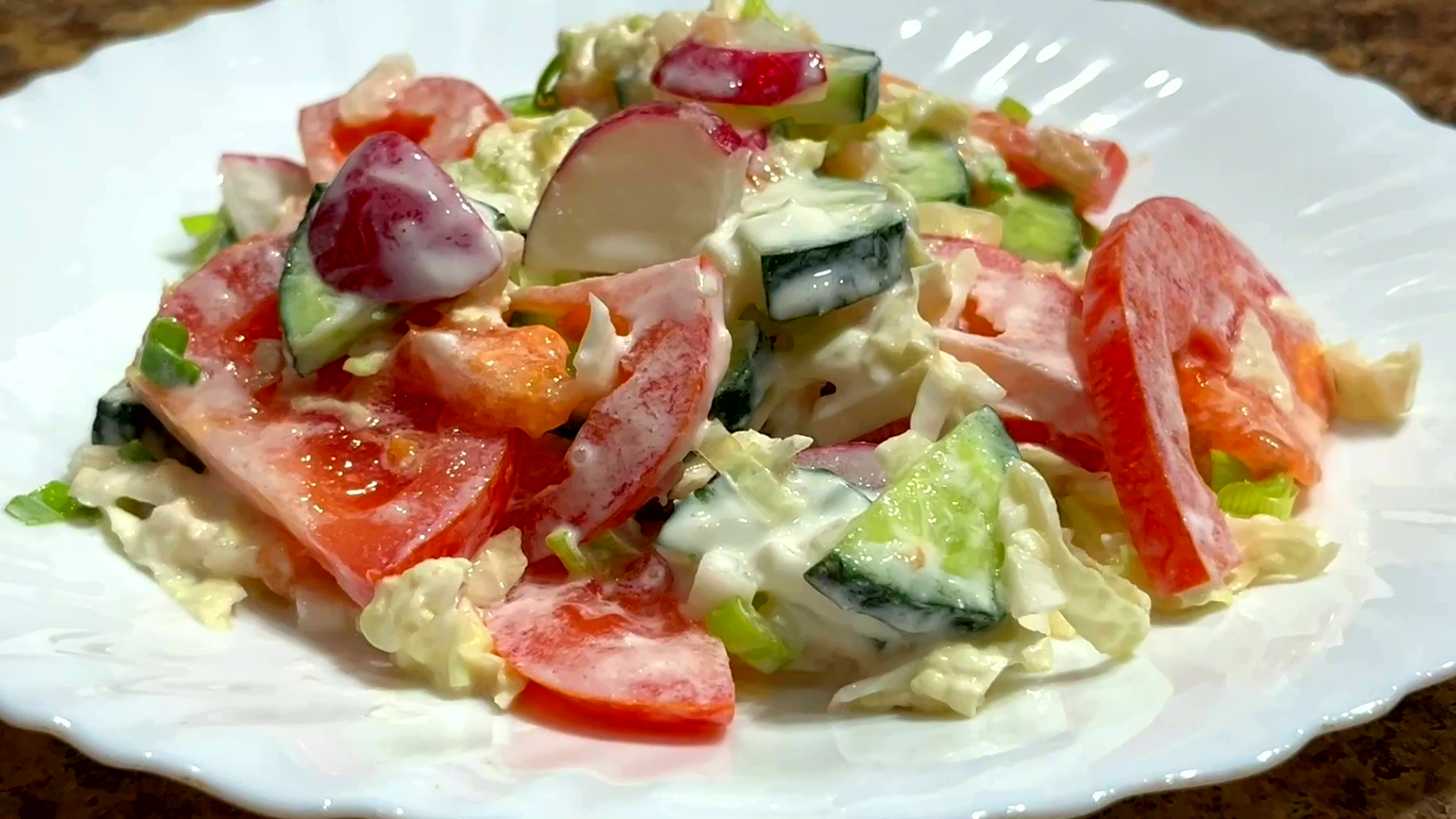 Салат из свежих овощей "Пятиминутка". Вкусный и полезный! Салат из свежих овощей “Пятиминутка”. Вкусный и полезный!