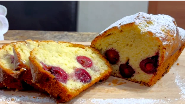 Легкий и Вкусный Кекс с Ягодами – Просто и Быстро! Легкий и Вкусный Кекс с Ягодами – Просто и Быстро!