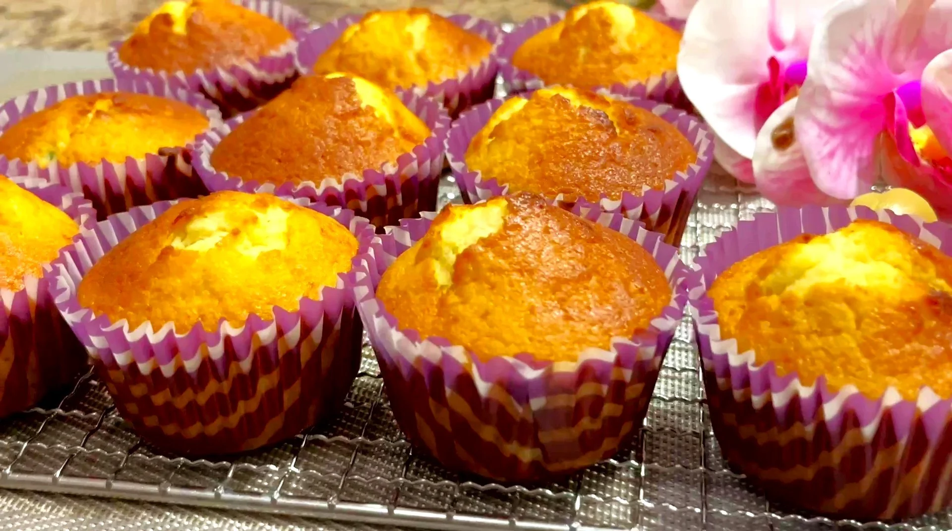 Кексы на Кефире: Проще не придумаешь! Тают во рту! Кексы на Кефире: Проще не придумаешь! Тают во рту!