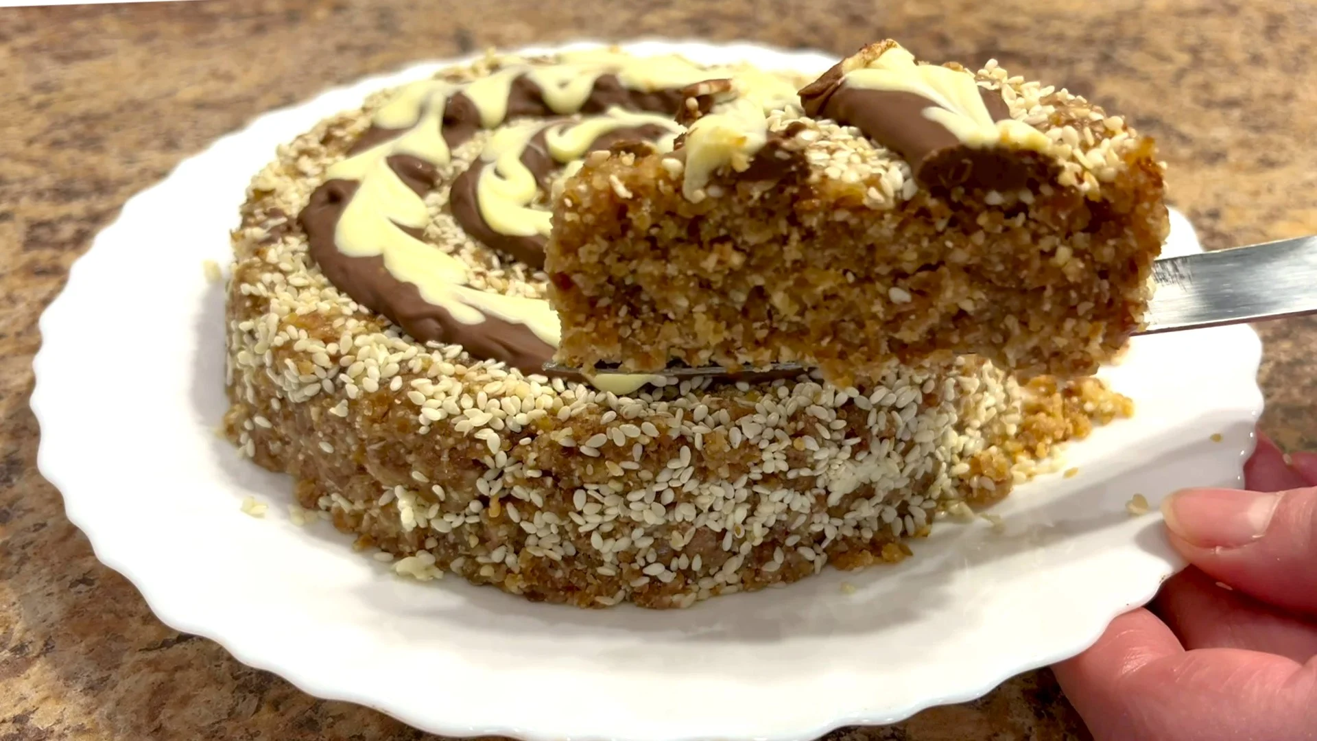 Полезный и вкусный торт из орехов и фиников! Полезный и вкусный торт из орехов и фиников!