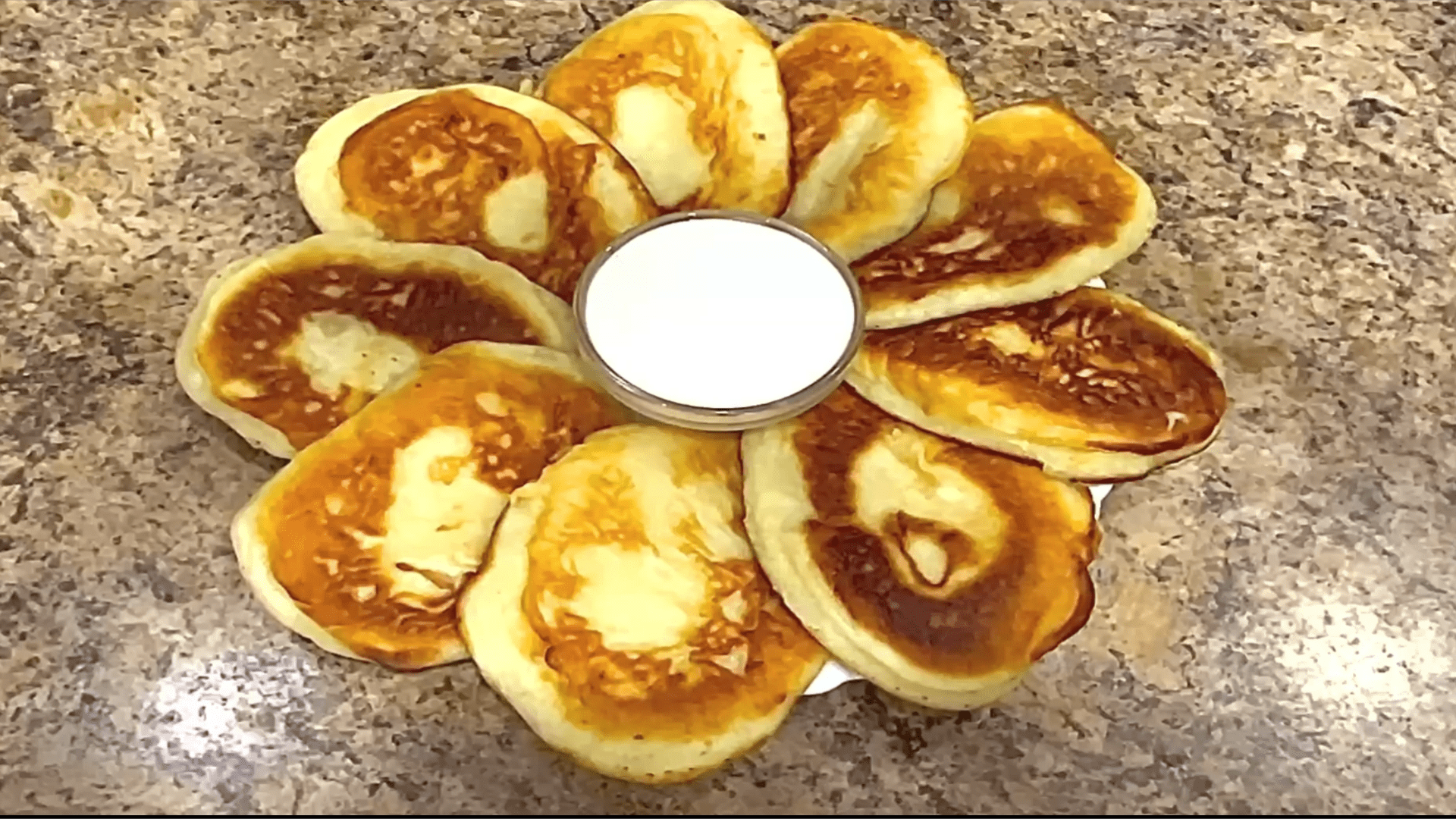 Американские оладьи на кефире: рецепт на каждый день! Американские оладьи на кефире: рецепт на каждый день!