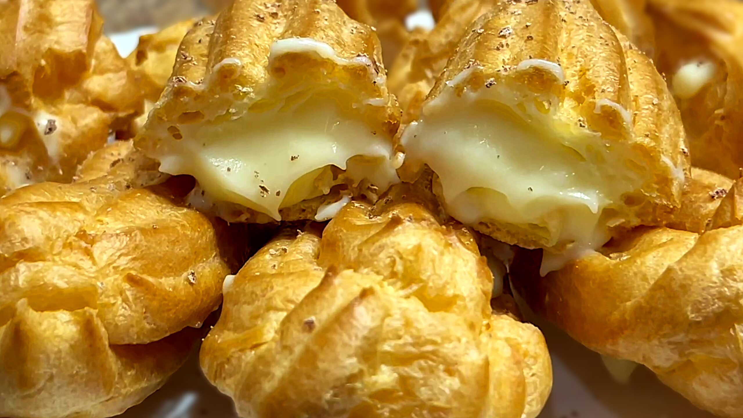 Рецепт эклеров с заварным кремом! Просто и вкусно!