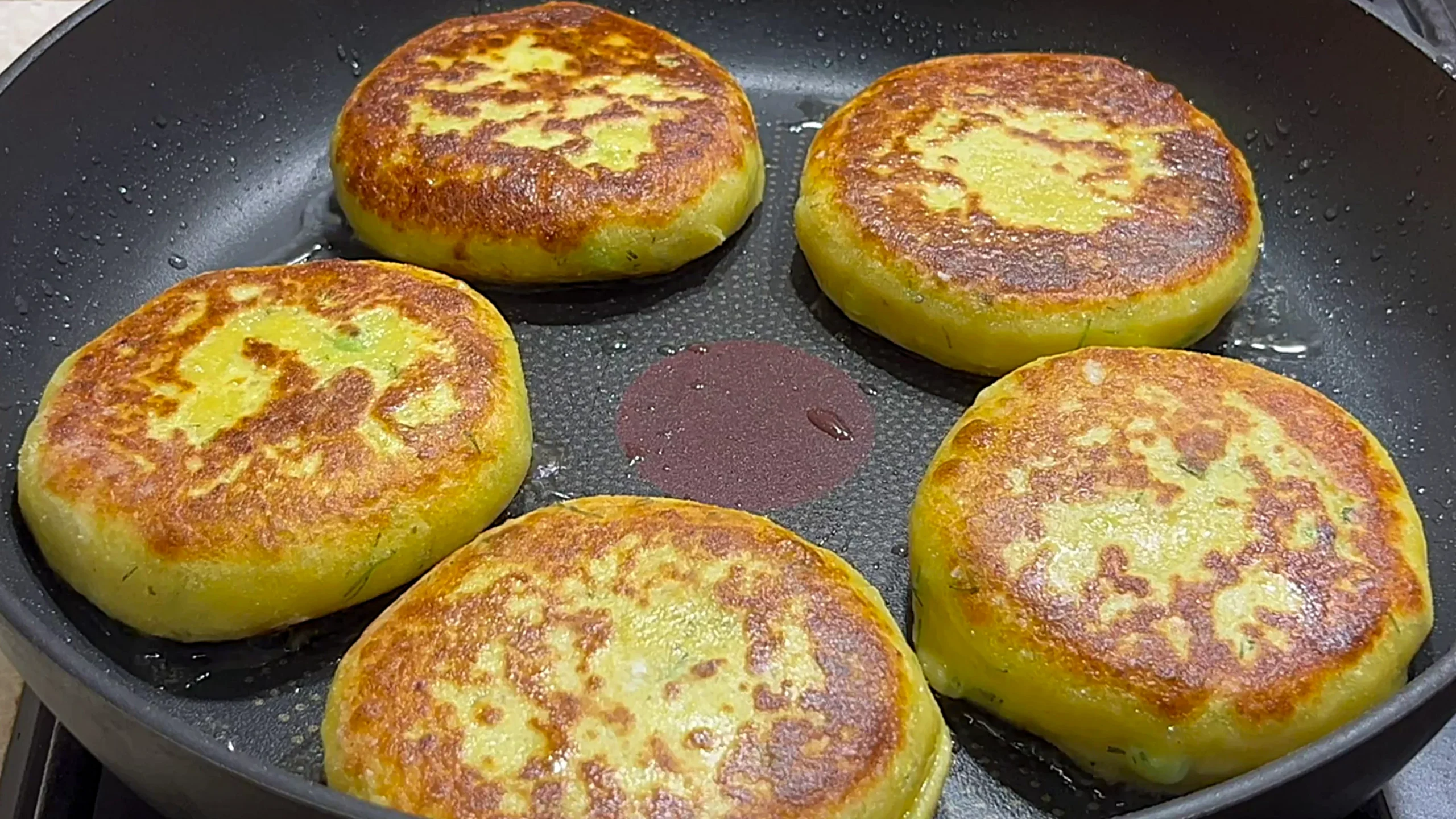 Картофельные зразы с рыбной начинкой: вкусный рецепт без духовки!