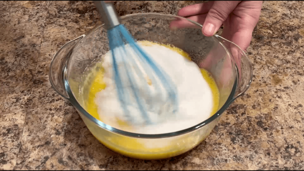 пирог манник с яблоками