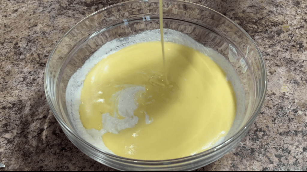 пирог манник с яблоками