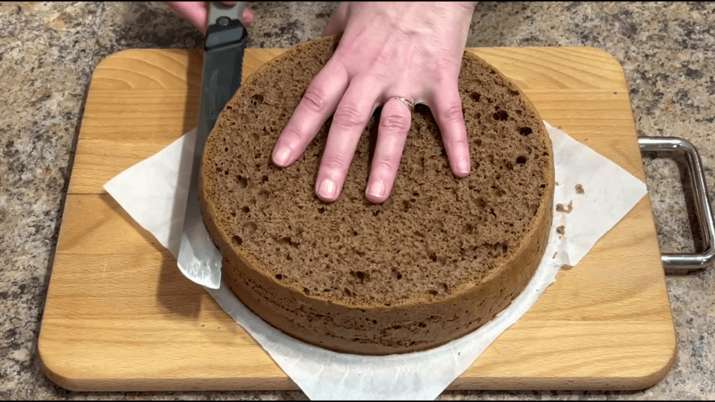 шоколадный торт с кремом