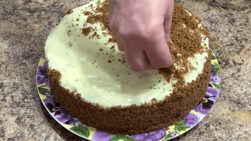 шоколадный торт с кремом