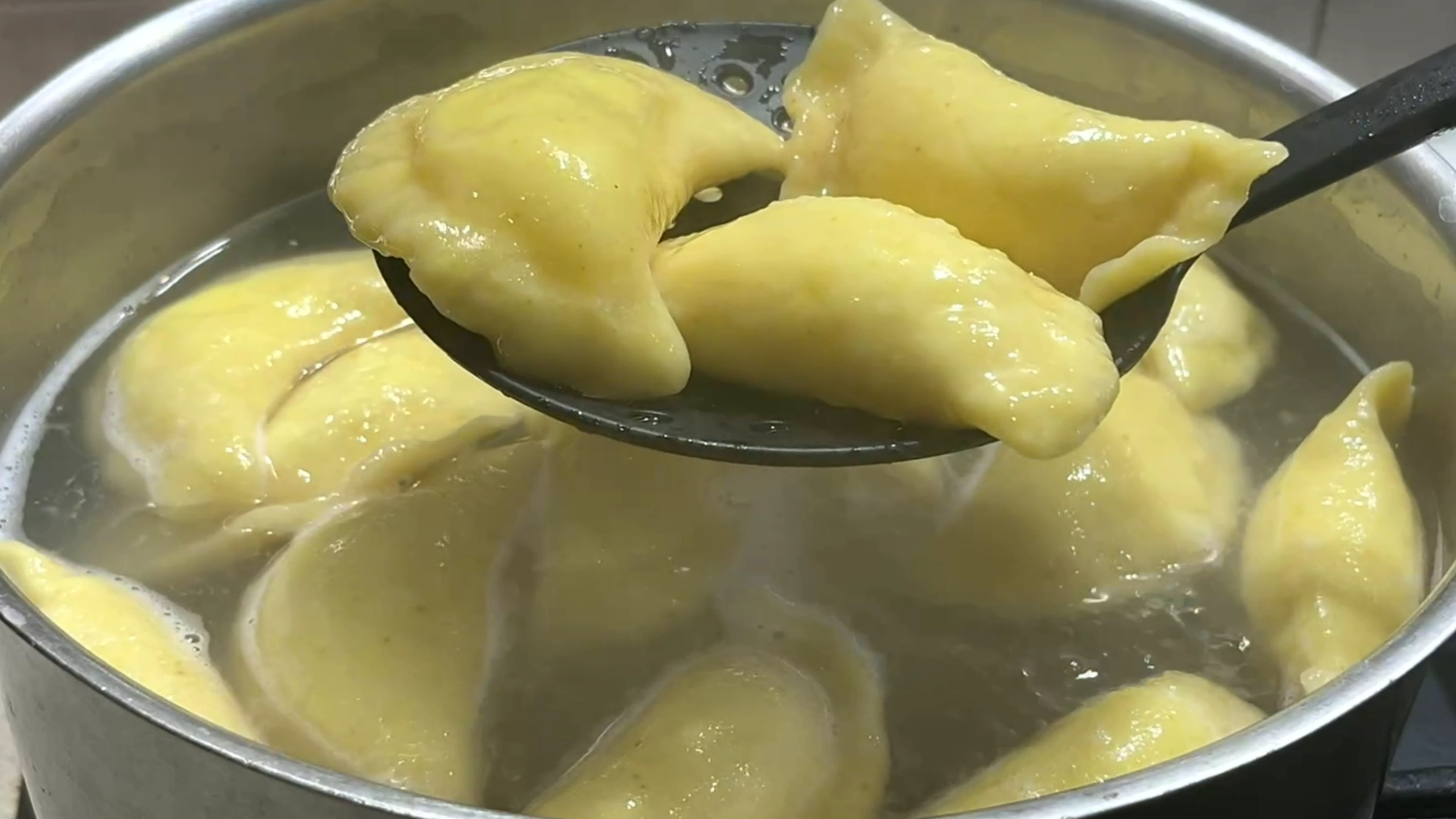 Рецепт вареников с творожной начинкой! Рецепт вкусного блюда Рецепт вареников с творожной начинкой! Рецепт вкусного блюда