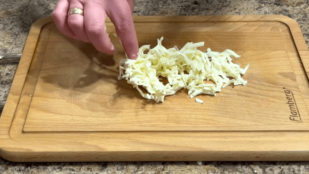 Закуска "Рафаэлло" из крабовых палочек с оливками