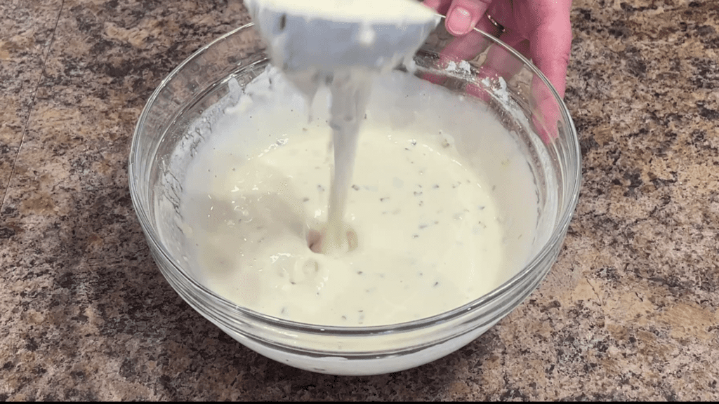 Чесночные лепешки с хрустящей корочкой и зеленым луком