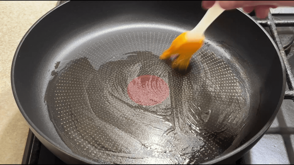 Чесночные лепешки с хрустящей корочкой и зеленым луком