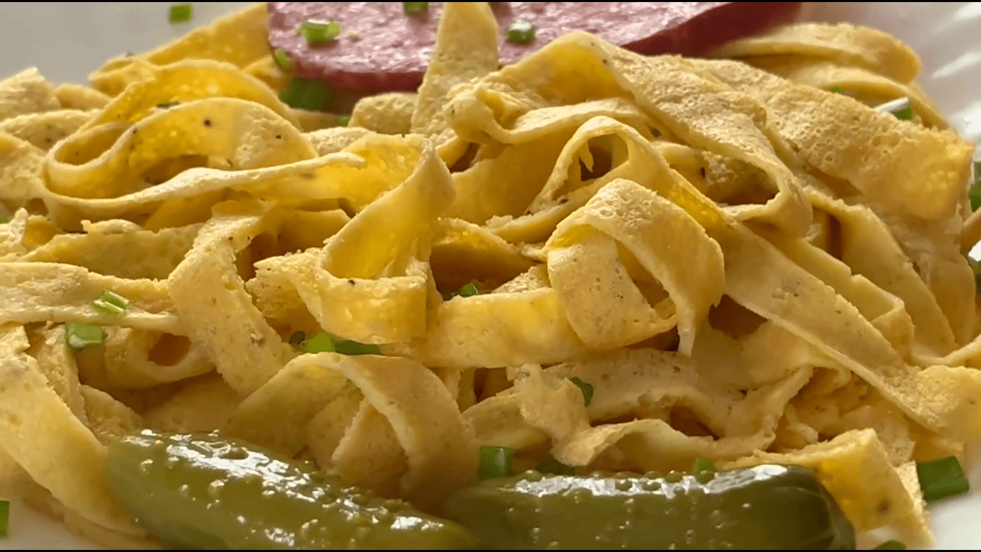 Яичная лапша без муки на завтрак — быстро, легко и полезно! Яичная лапша без муки на завтрак — быстро, легко и полезно!